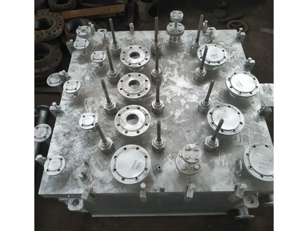 電解氟氣成套設(shè)備電解槽圖片 (8)